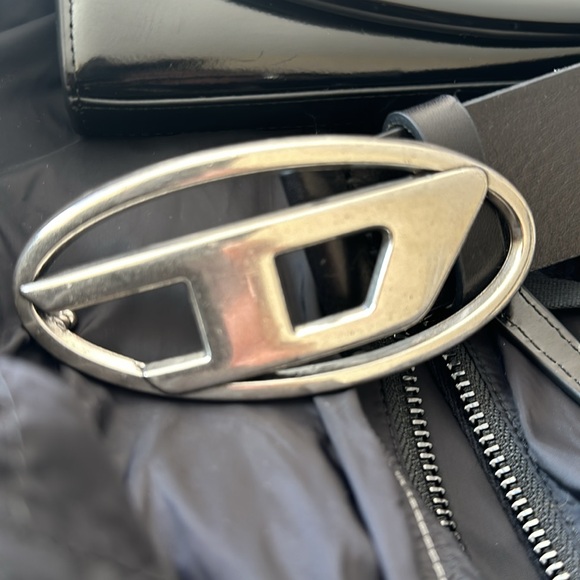 B-1dr
$175.00 size 95
Leather belt with D buckle UNISEX - Picture 4 of 7